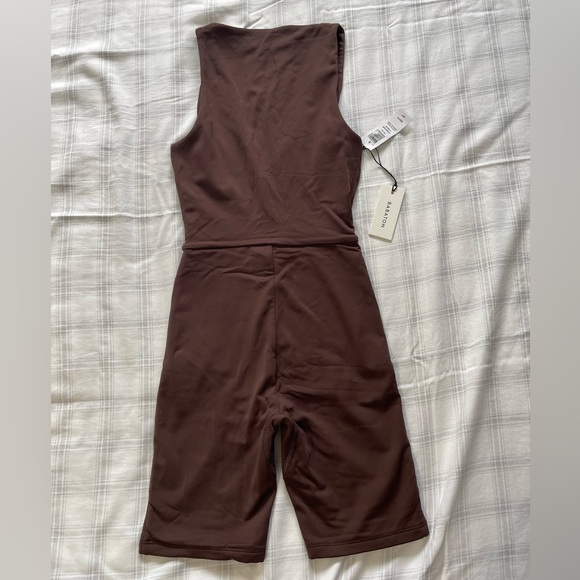 BNWT Babaton by Aritzia Contour V-Neck Bodysuit/Romper - 2XS - Picture 4 of 4